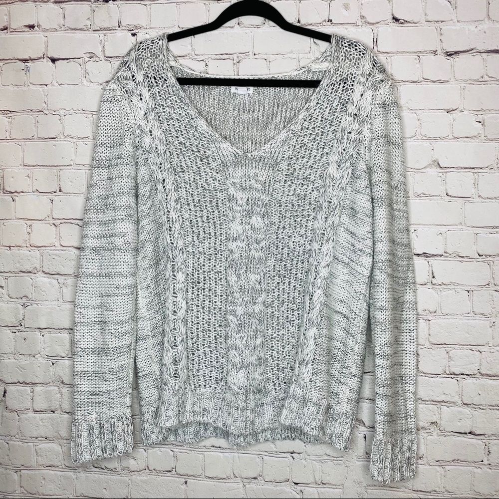 Westport Women’s Knitted Sweater Gray and White XL